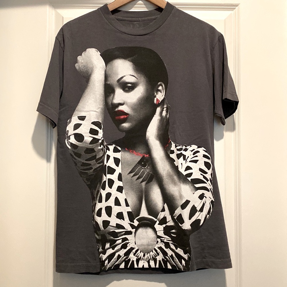 T-shirt, medium